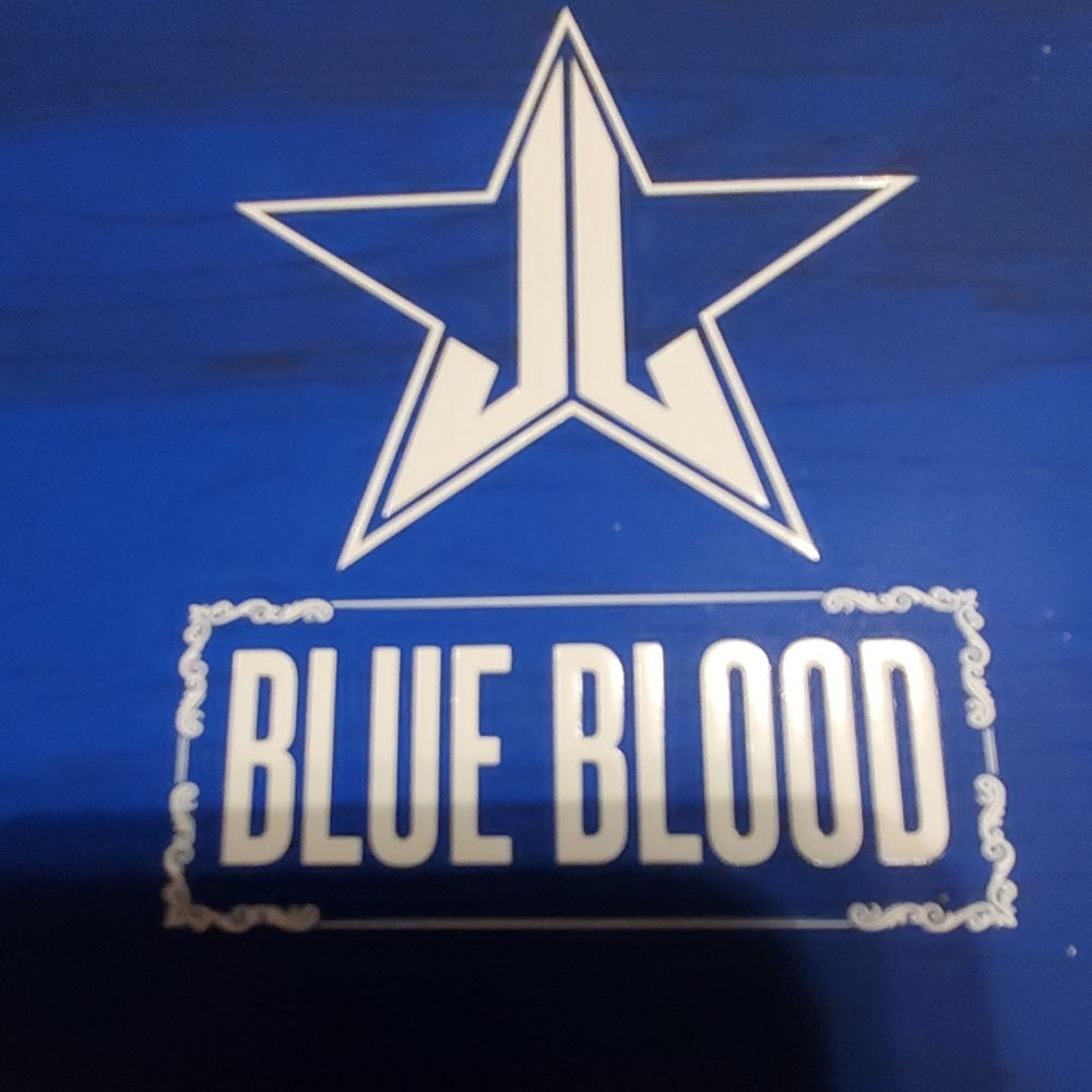 Jeffree star blue blood palette